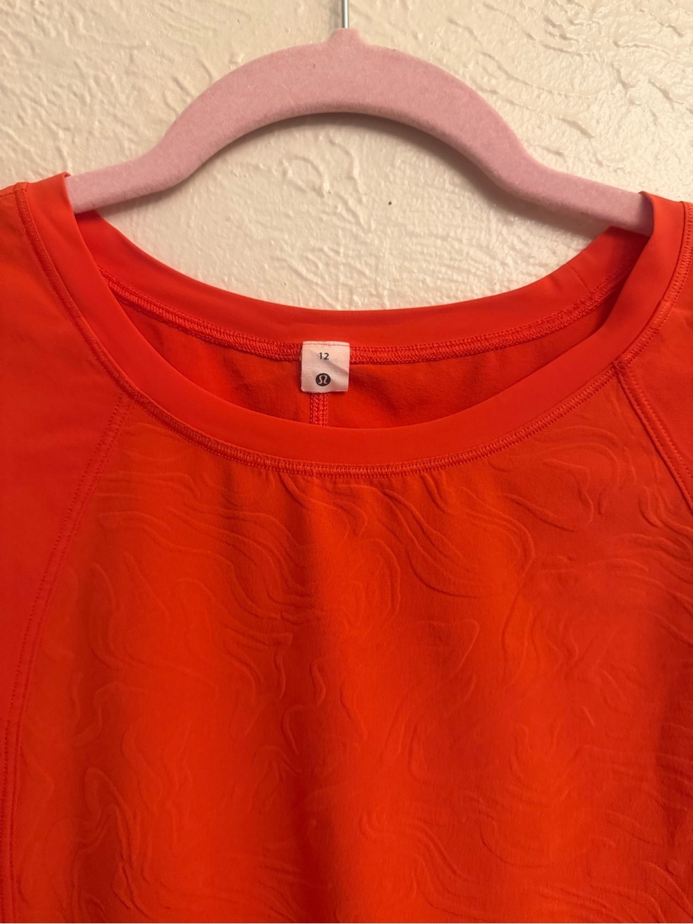 Lululemon Coral Short-Sleeve Stretch Running Tee - Picture 5 of 8